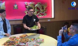 爆料配餐东北小伙视频,揭秘地道东北美食制作过程