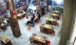 烧烤摊事件爆料视频播放,一场引发热议的街头冲突